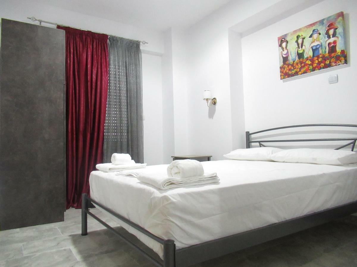 Artistic Rent Rooms & Apartments Nea Kallikrateia 外观 照片